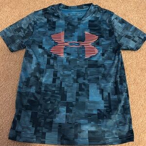 Like new boys under Armour shirt